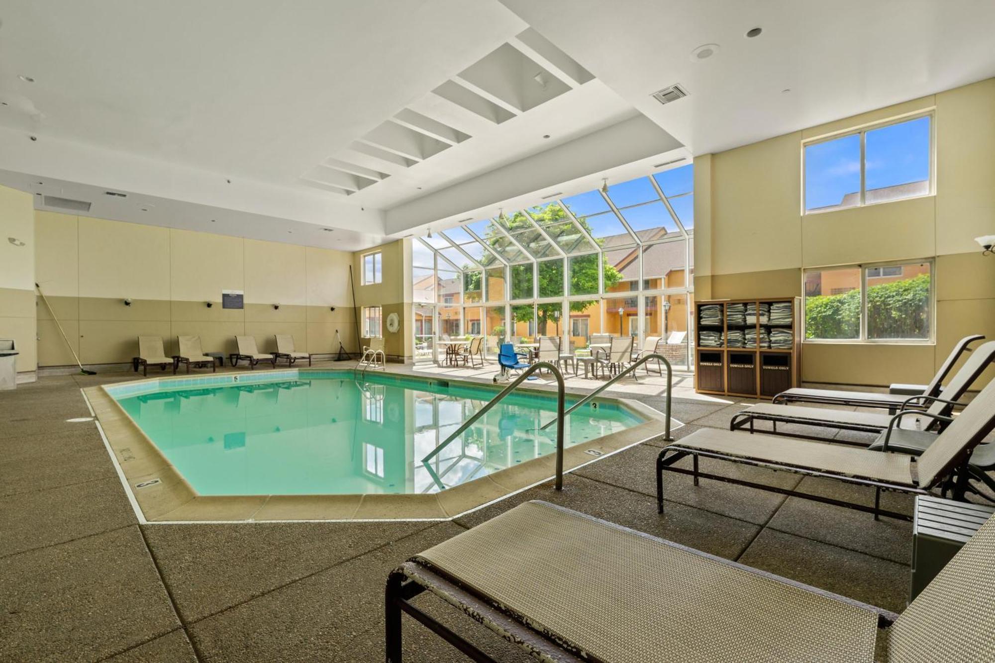 Chicago Club Inn & Suite Oakbrook Terrace Eksteriør bilde
