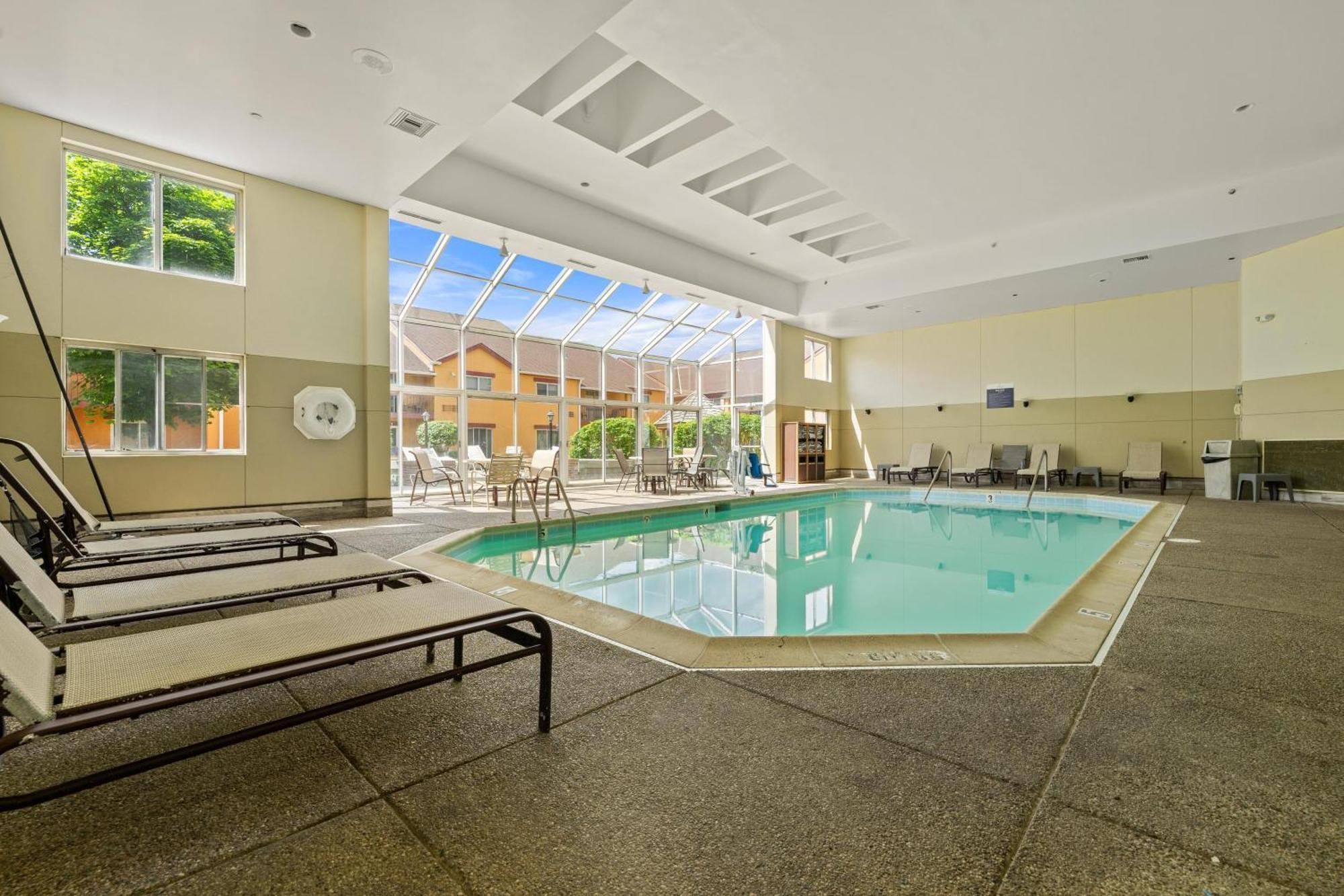 Chicago Club Inn & Suite Oakbrook Terrace Eksteriør bilde