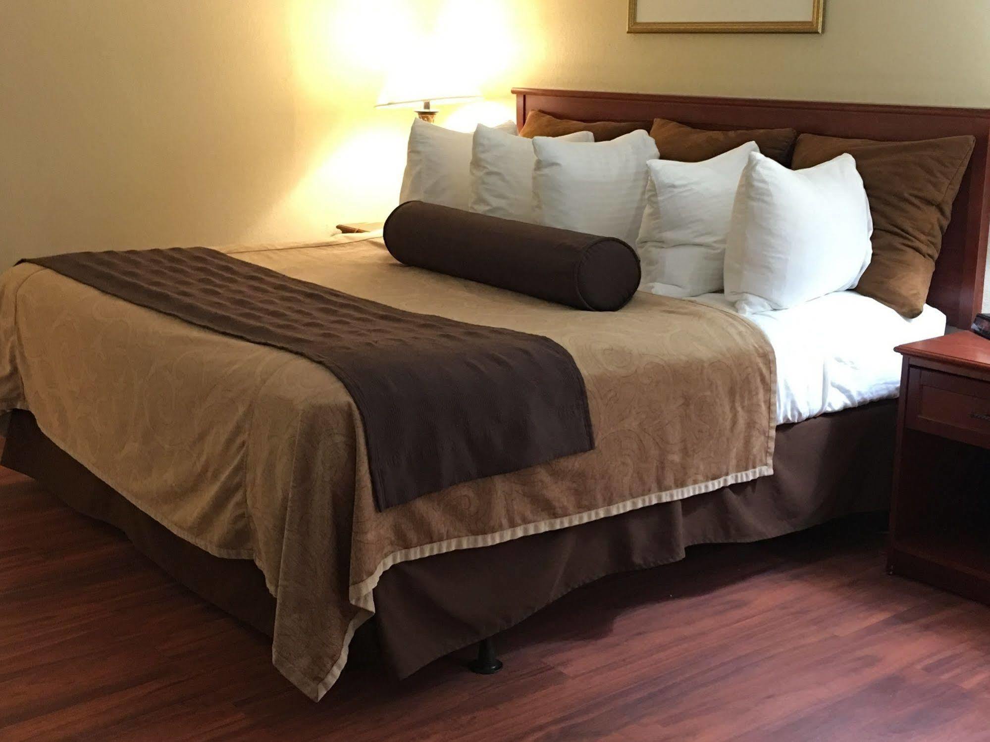 Chicago Club Inn & Suite Oakbrook Terrace Eksteriør bilde